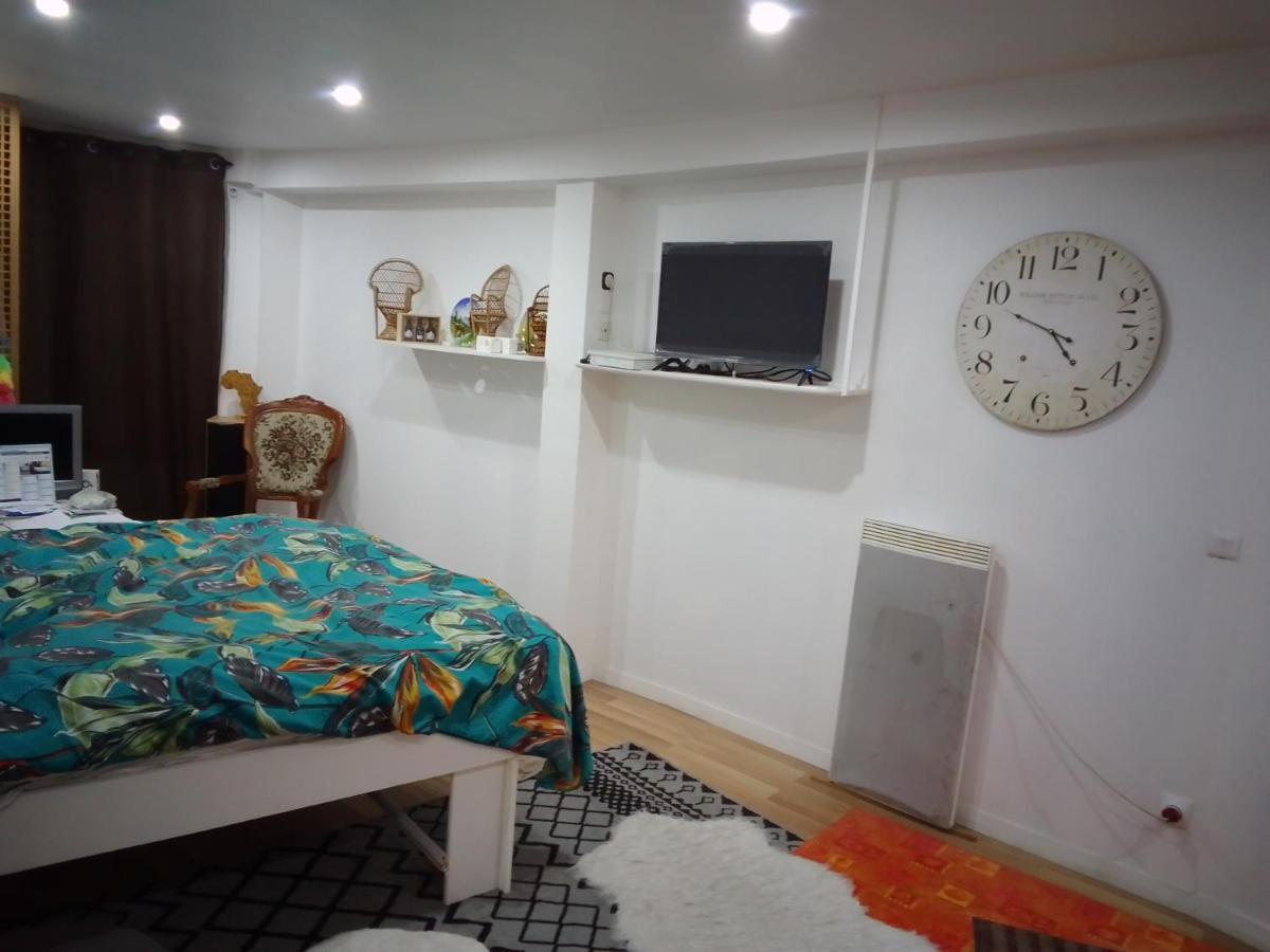 Chambre Chez L'Habitant Saint-Pierre-le-Moûtier Buitenkant foto