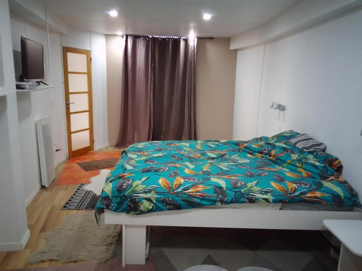 Chambre Chez L'Habitant Saint-Pierre-le-Moûtier Buitenkant foto